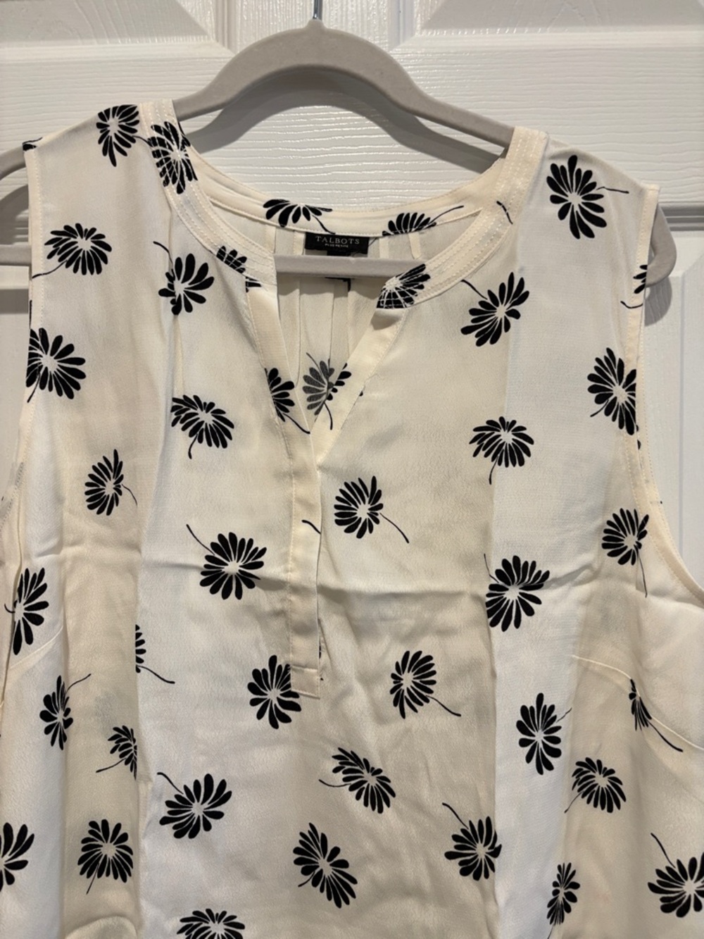 Talbots Cream Sleeveless Popover Top with Black Floral Print